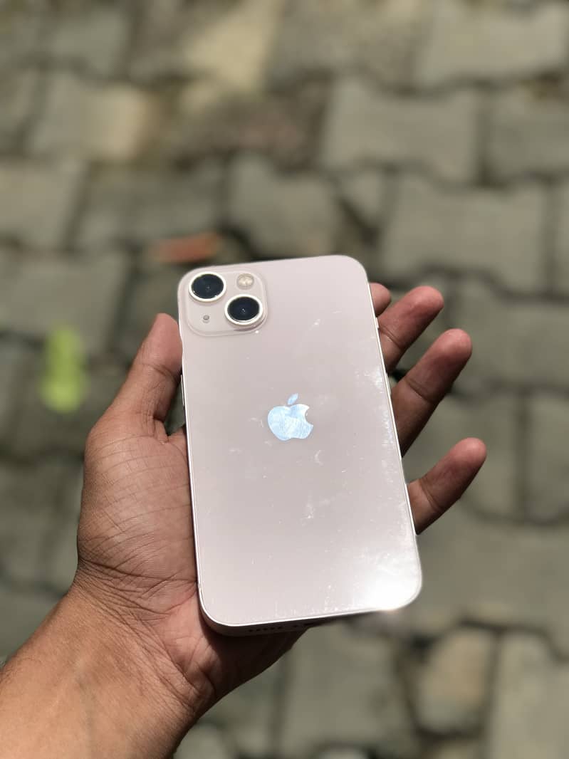 Apple iPhone 13 17