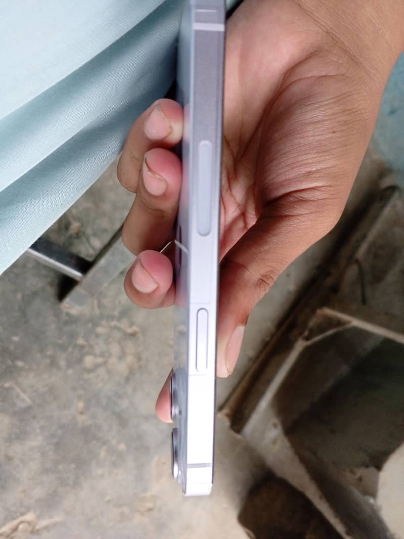 Apple iPhone 14 1