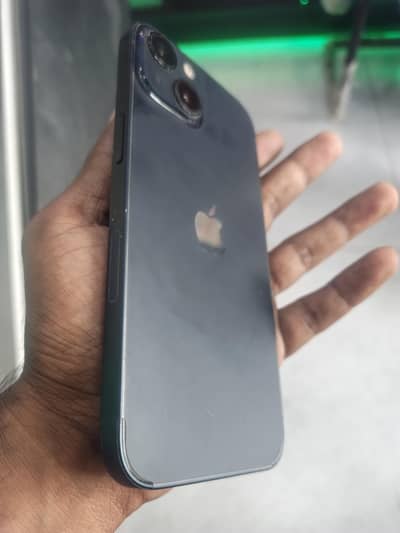 Apple iPhone 13