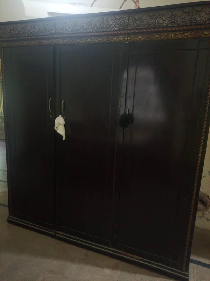 bed almari drasing 2