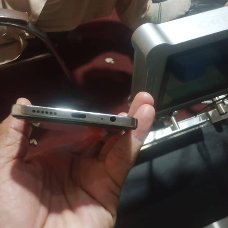 Tecno 30 Pro 4