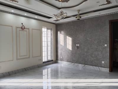 1 Kanal House Available For Rent