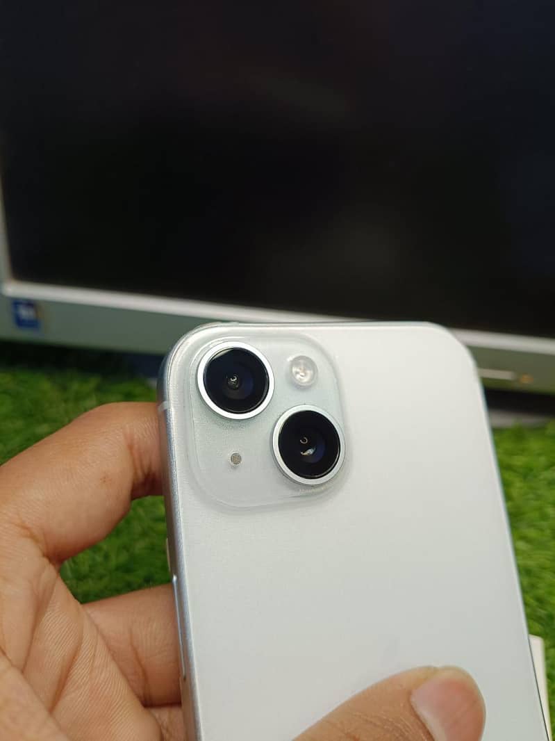 Apple iPhone 15 3