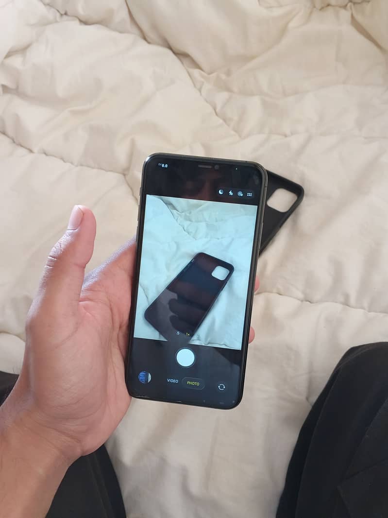 iPhone 11 Pro Max 2