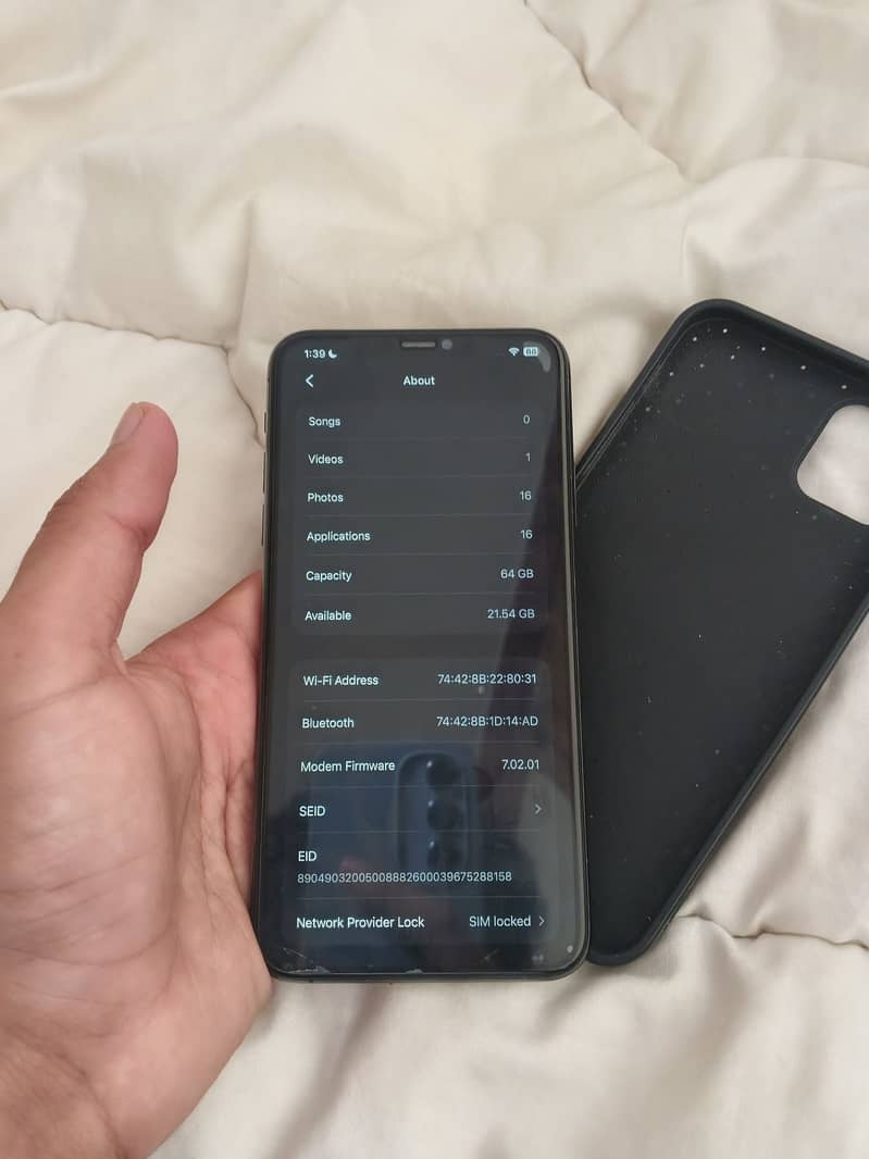 iPhone 11 Pro Max 4