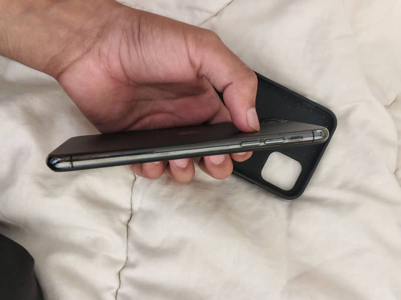 iPhone 11 Pro Max 9