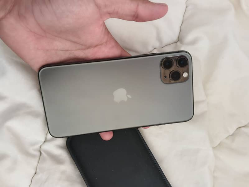 iPhone 11 Pro Max 10