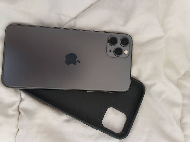 iPhone 11 Pro Max 14