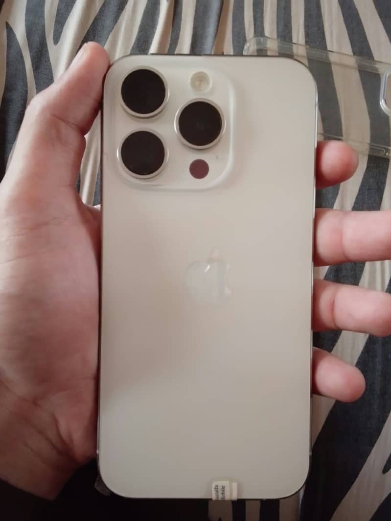 Apple iPhone 15 Pro 0