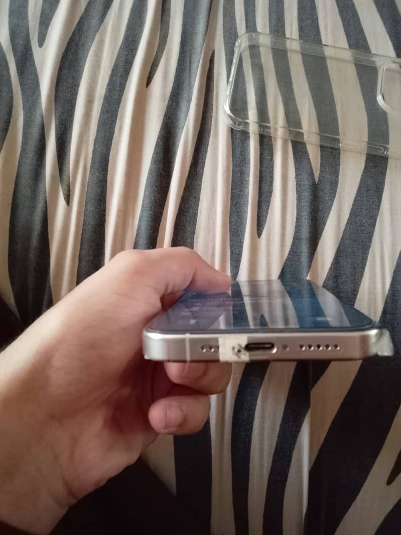 Apple iPhone 15 Pro 1