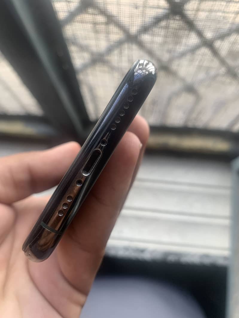 Apple iPhone 11 Pro 3