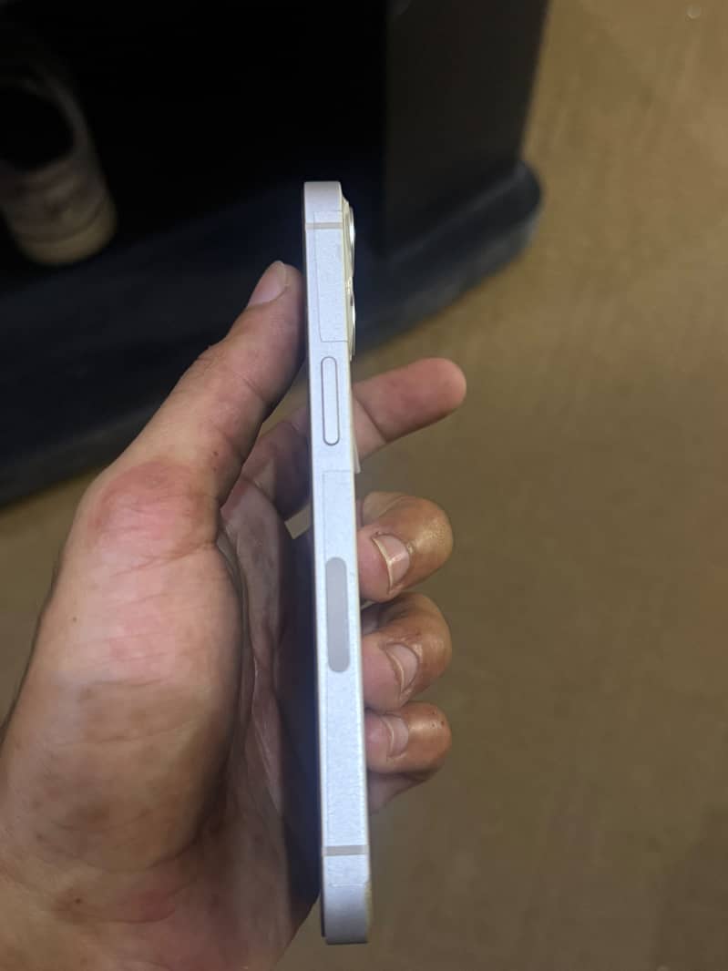 Apple iPhone 13 3