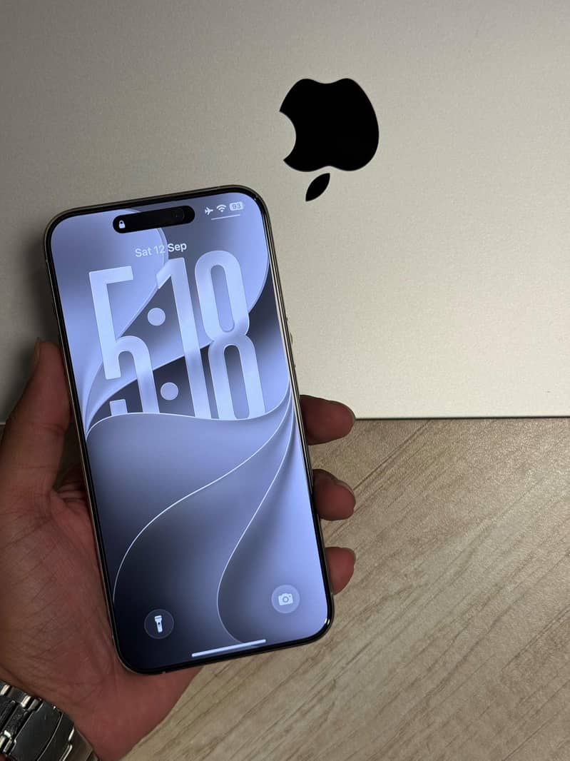 Apple iPhone 15 Pro Max 2