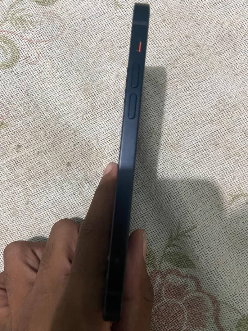 Apple iPhone 12 7