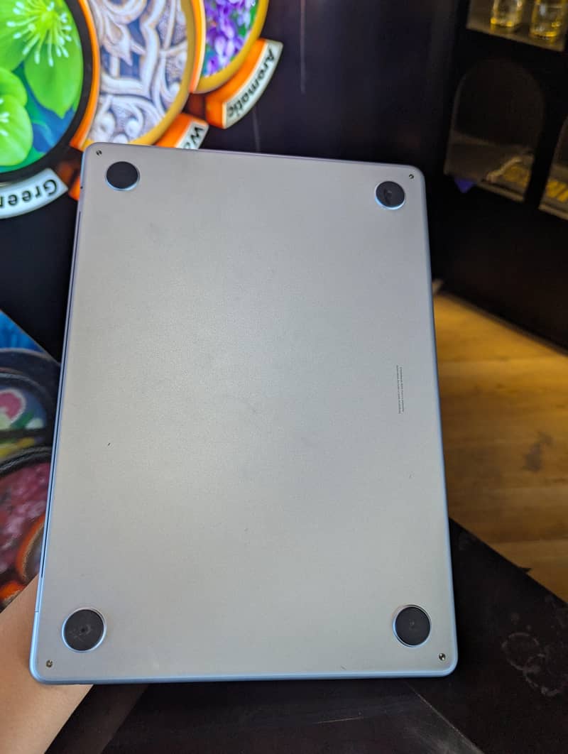 APPLE LAPTOP 2