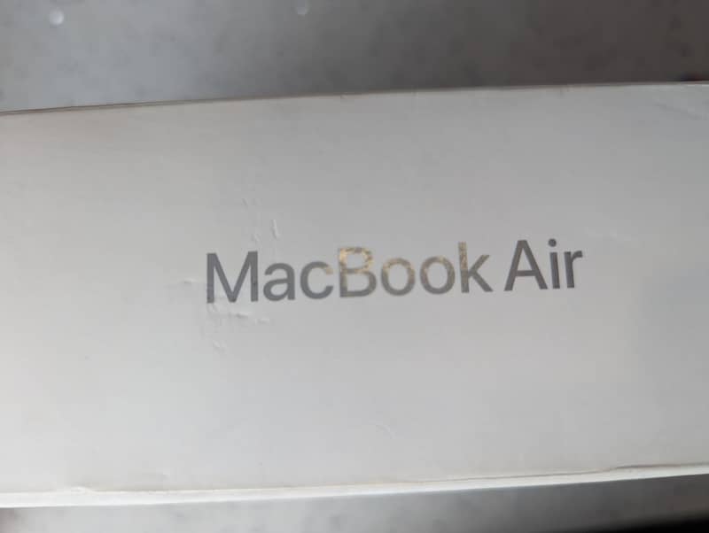 APPLE LAPTOP 4