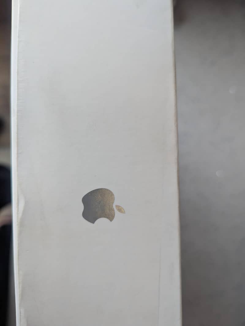 APPLE LAPTOP 5