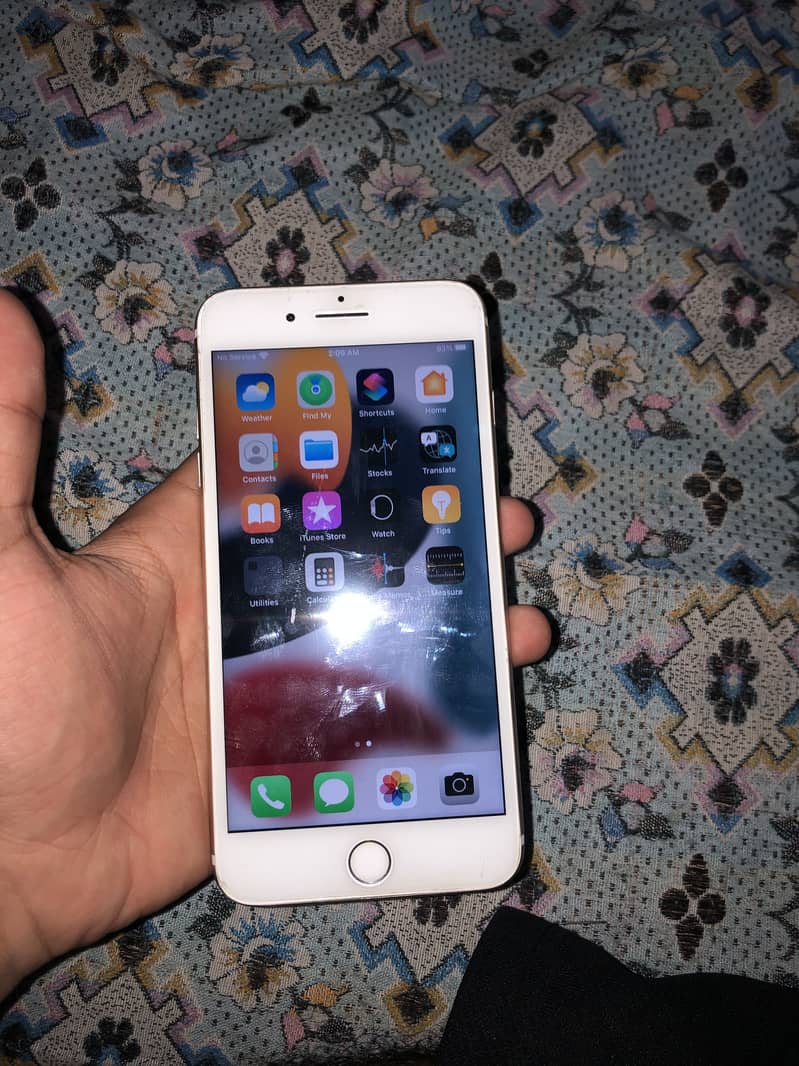 Apple iPhone 7 Plus 1