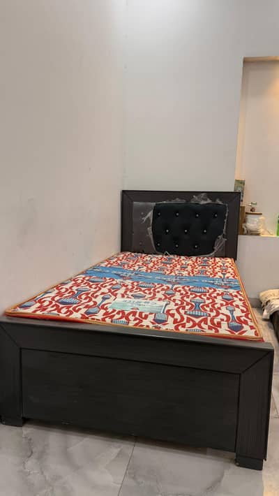 Single Bed with Poshish