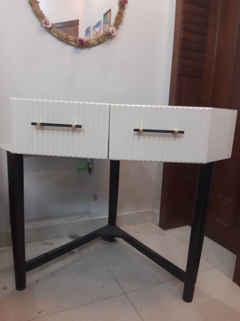 Corner Dressing table 3