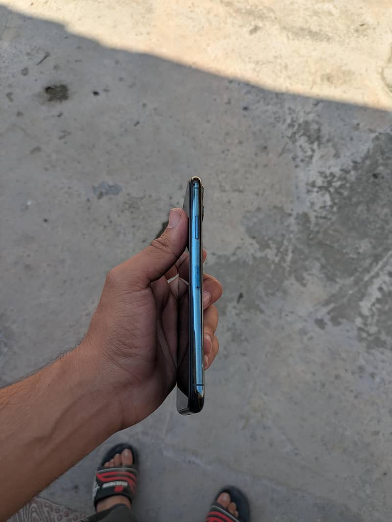 Apple iPhone 11 Pro Max 0