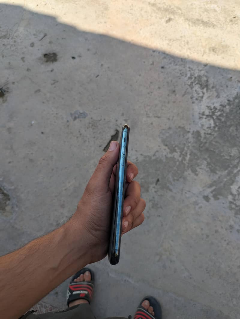 Apple iPhone 11 Pro Max 1