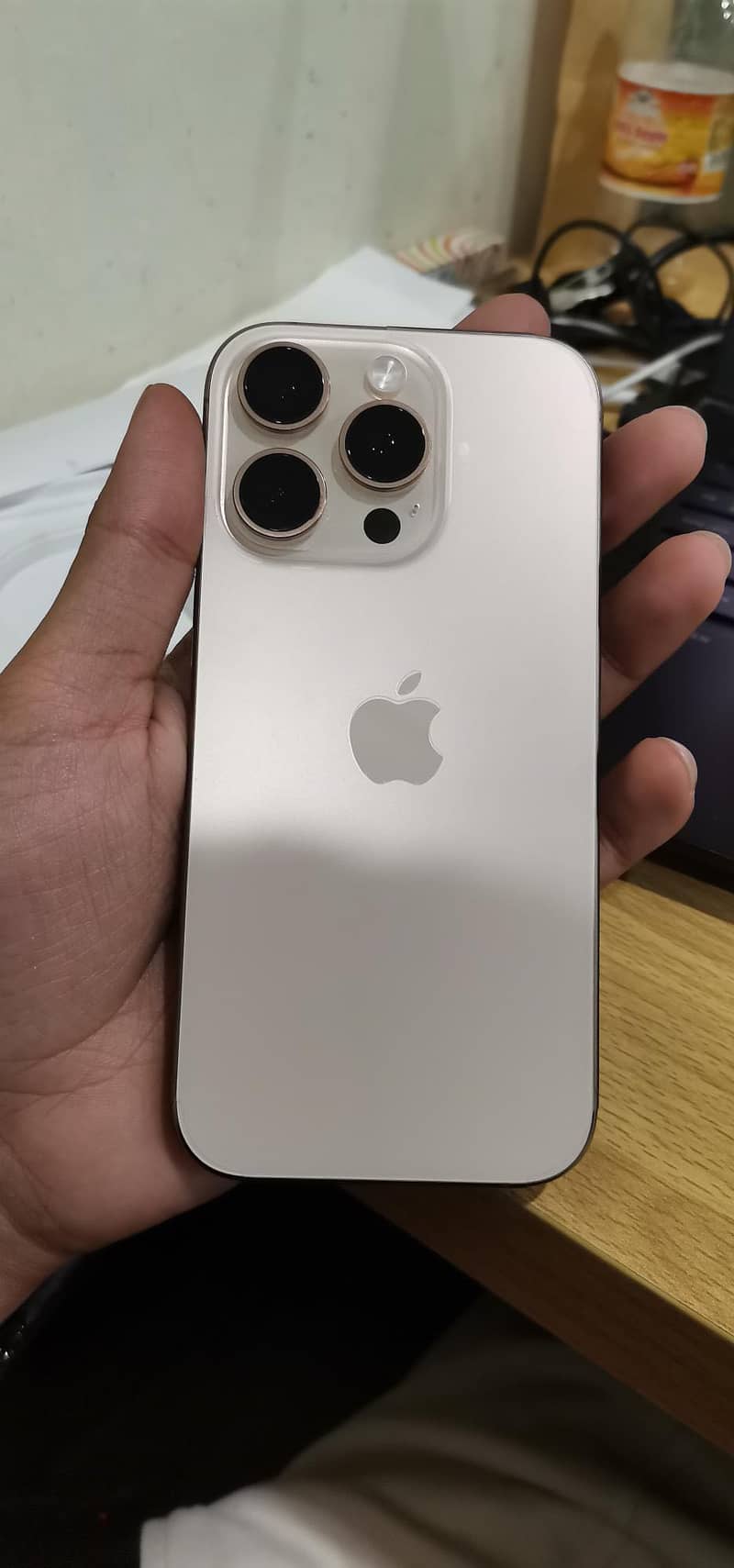 Apple iPhone 16 Pro 1