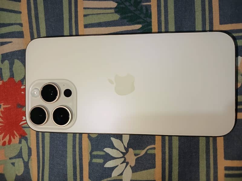 Apple iPhone 16 Pro Max 0