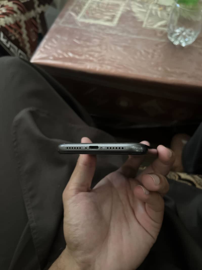 Apple iPhone 11 3