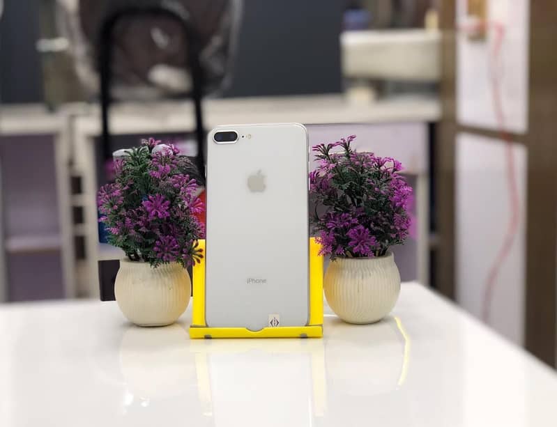 Apple iPhone 8 Plus 3