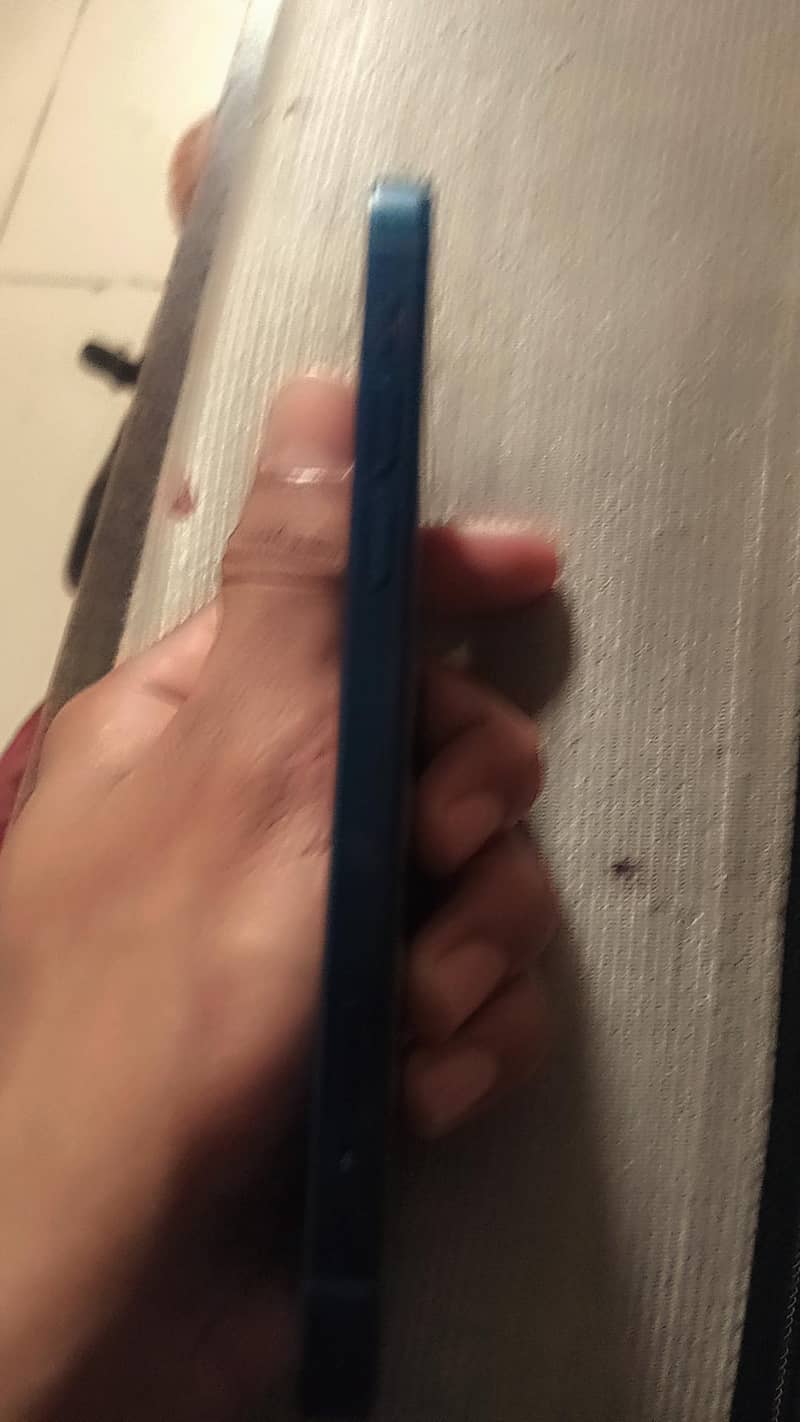 Apple iPhone 12 3