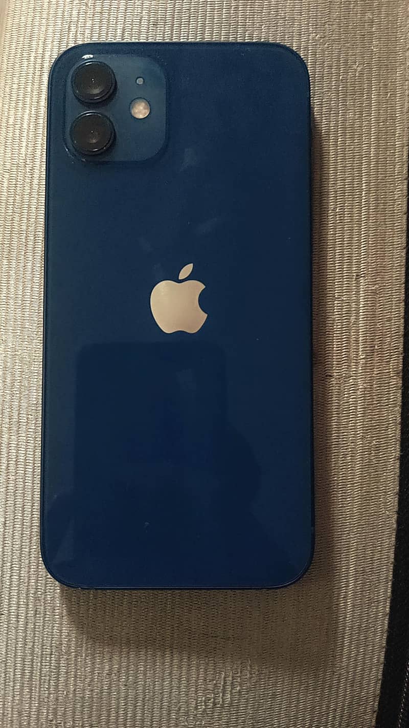 Apple iPhone 12 4