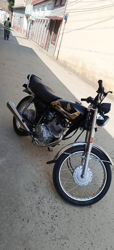 125 GOLD SELF START ONLY 4000 DRIVE