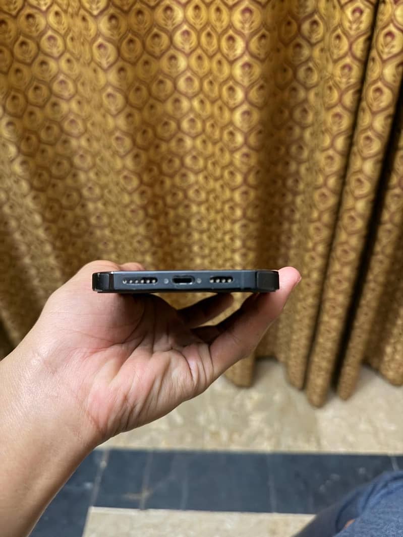Apple iPhone 14 Pro Max 1