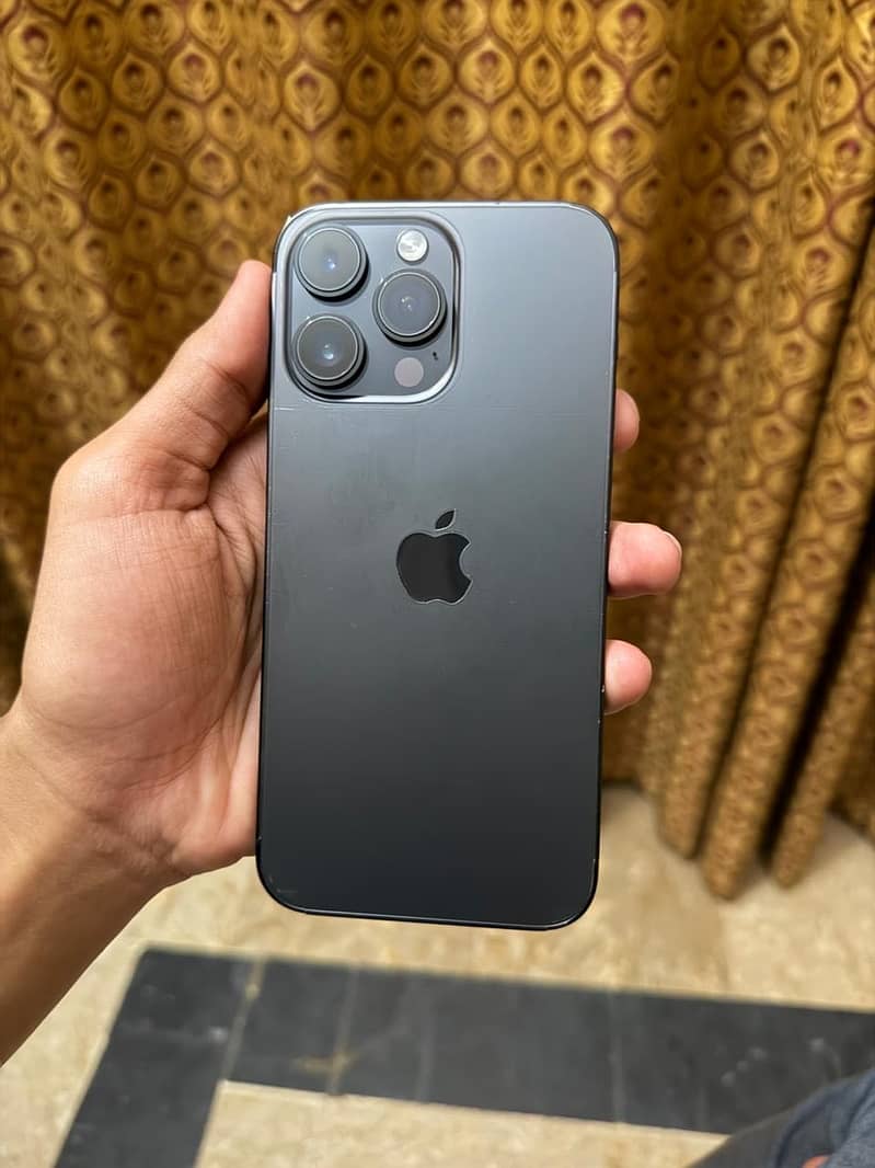 Apple iPhone 14 Pro Max 4