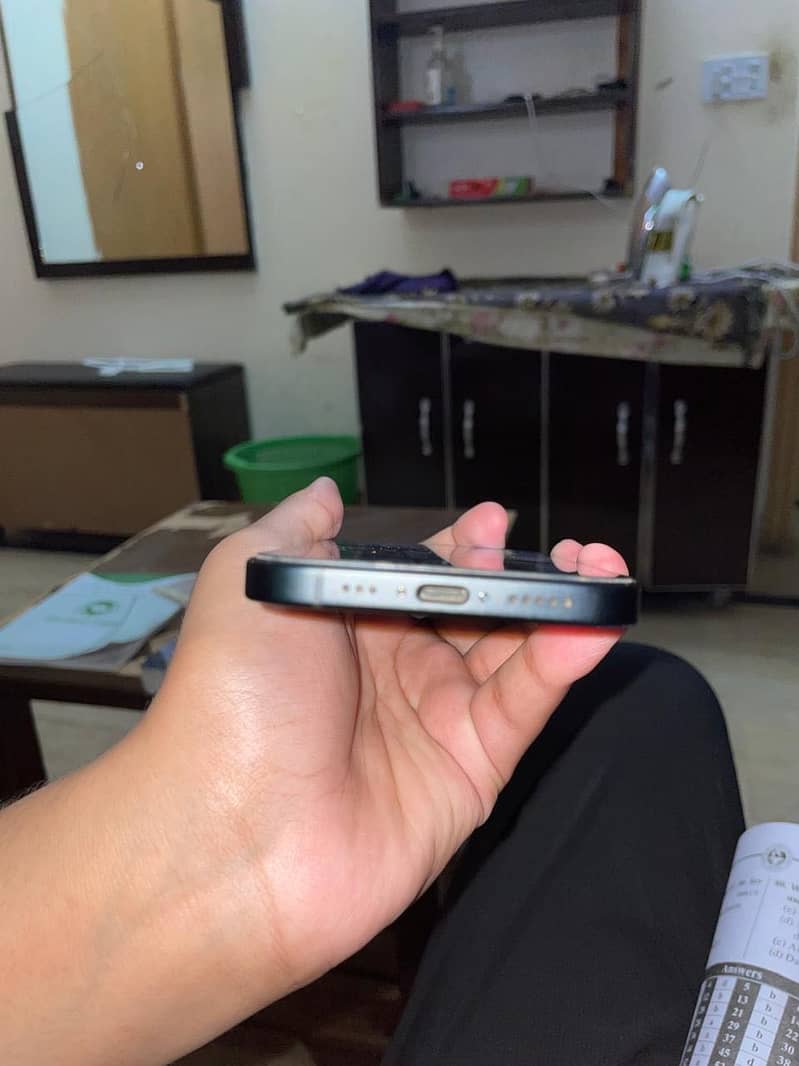 Apple iPhone 15 3
