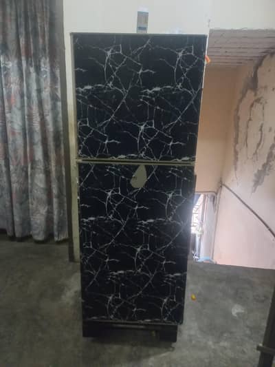 waves Medium size fridge