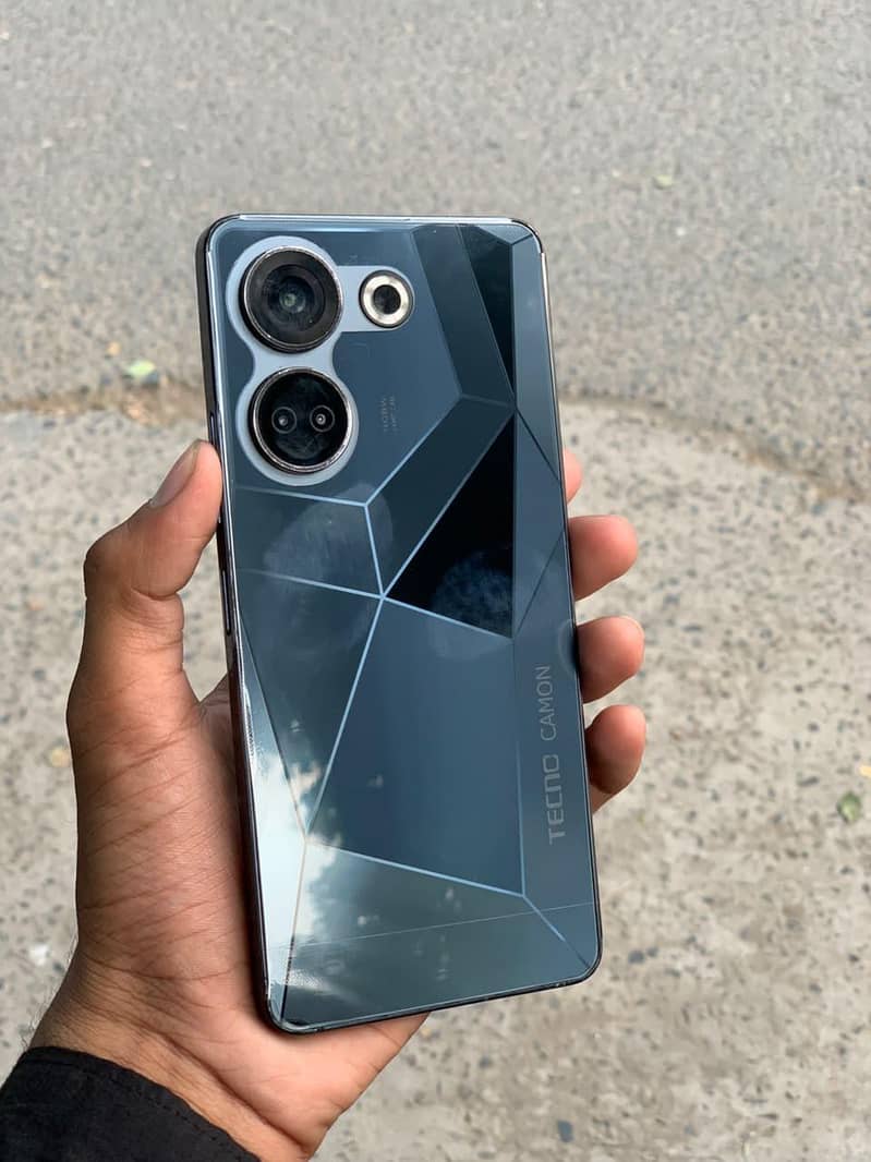 Tecno CAMON 20 0