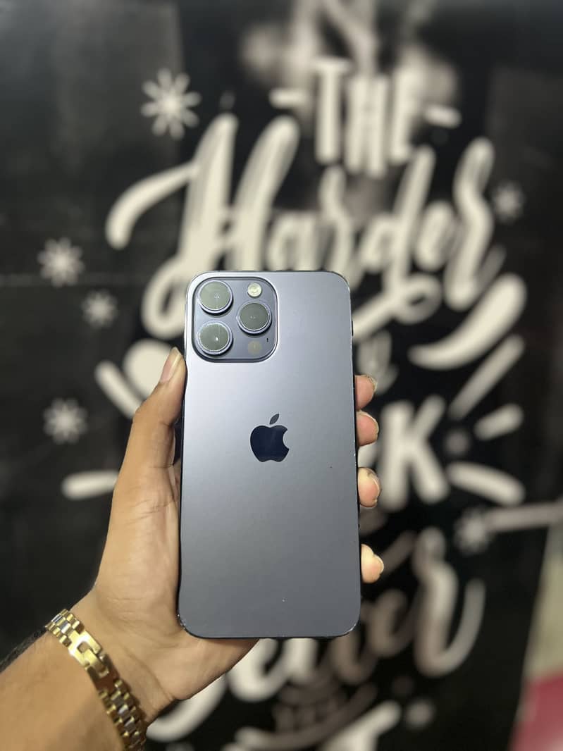 Apple iPhone 14 Pro Max 1