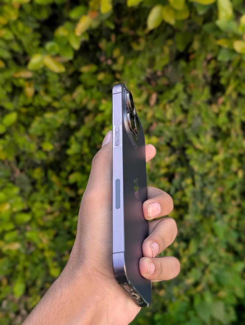 Apple iPhone 14 Pro Max 2