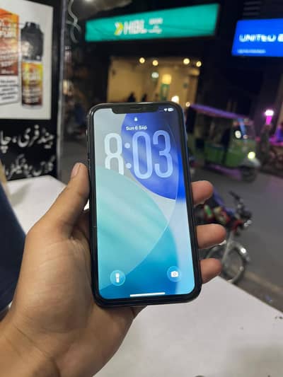 Apple iPhone 11