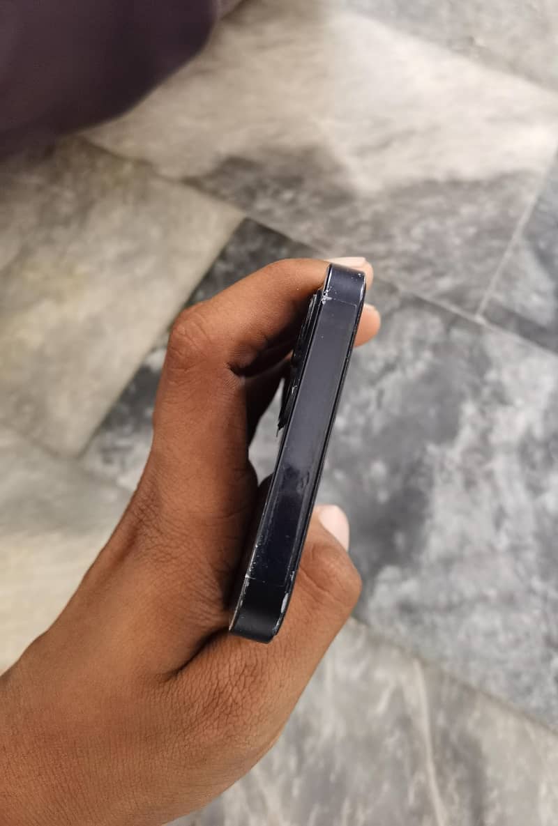 Apple iPhone 12 2