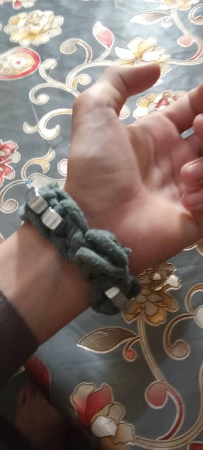 New trending hand bracelet