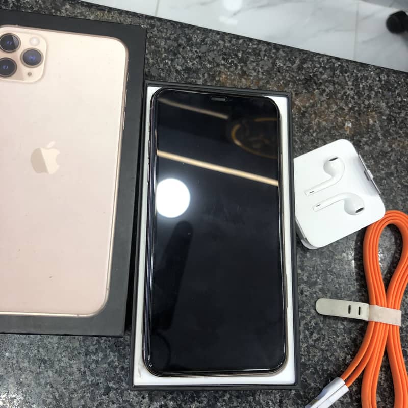 Apple iPhone 11 Pro Max 8