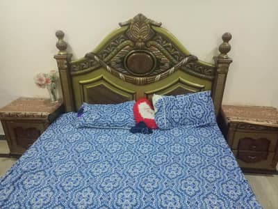 king Size Bed Set With Dressing Table And Showcase