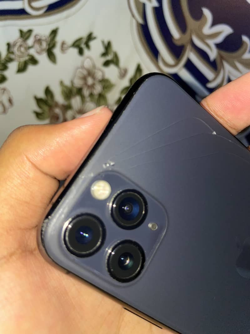 Apple iPhone 11 Pro 1