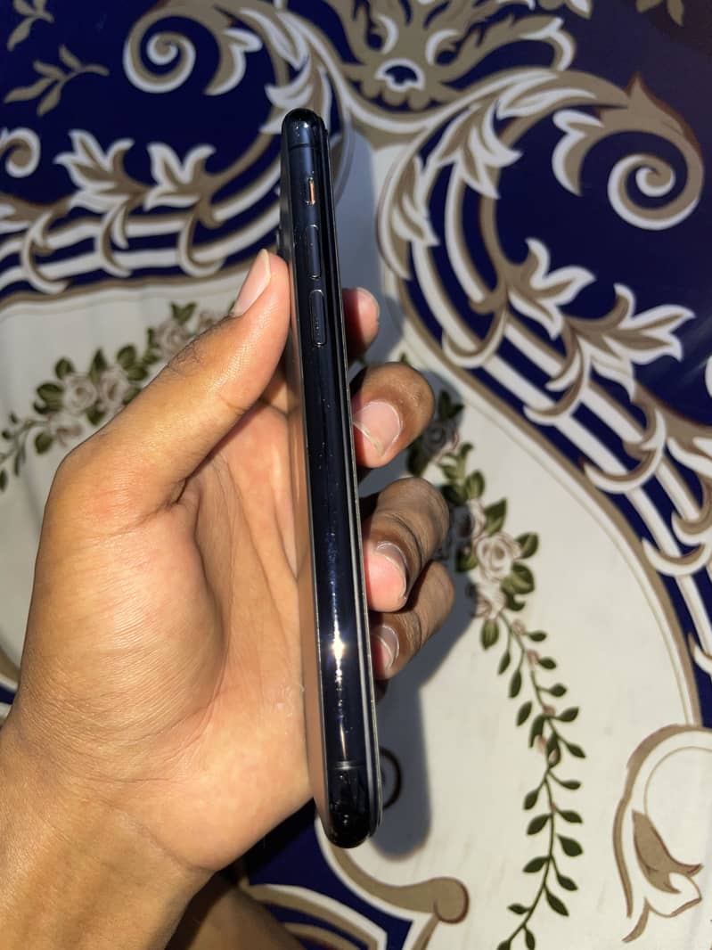 Apple iPhone 11 Pro 5