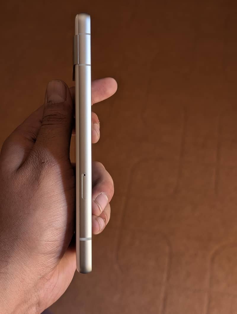 Google Pixel 7a 5