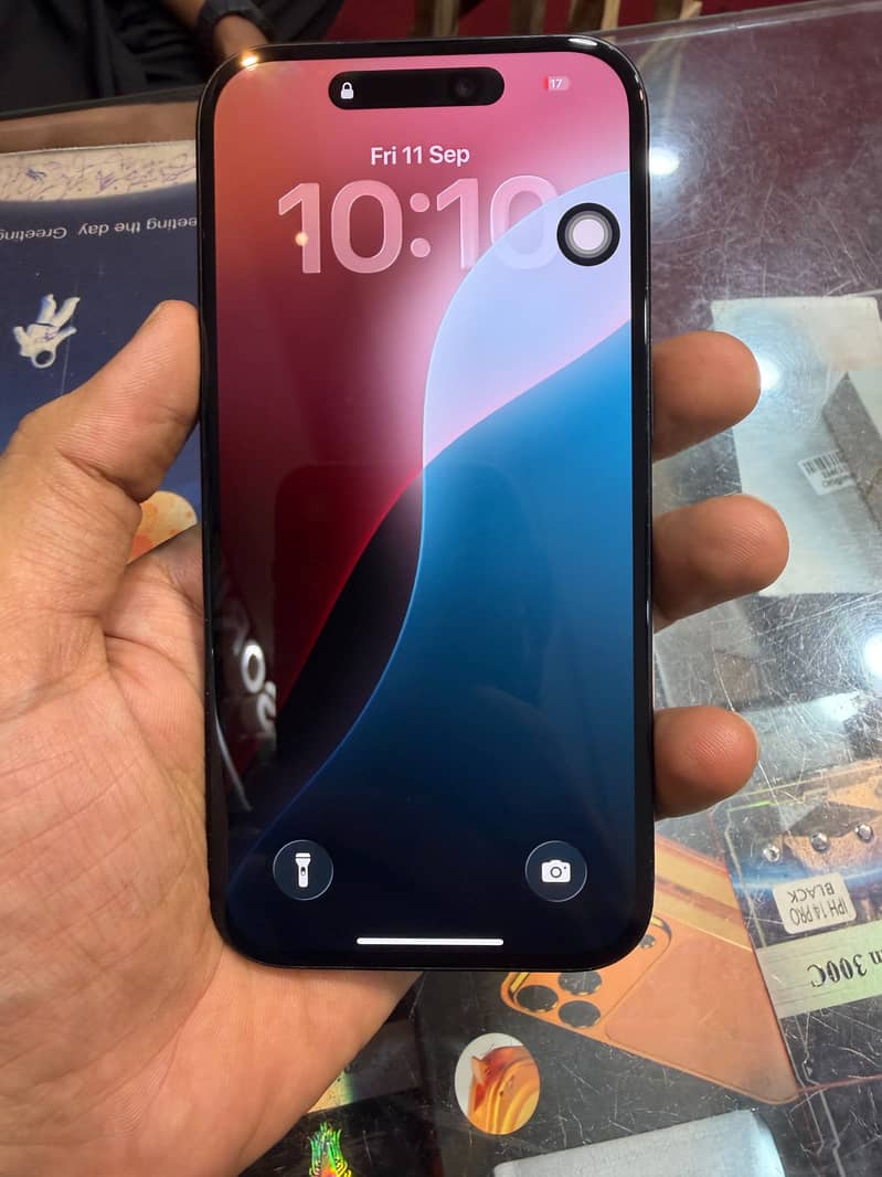 Apple iPhone 16 jv 1