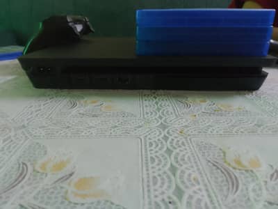 PLAY STATION 4 SLIM
